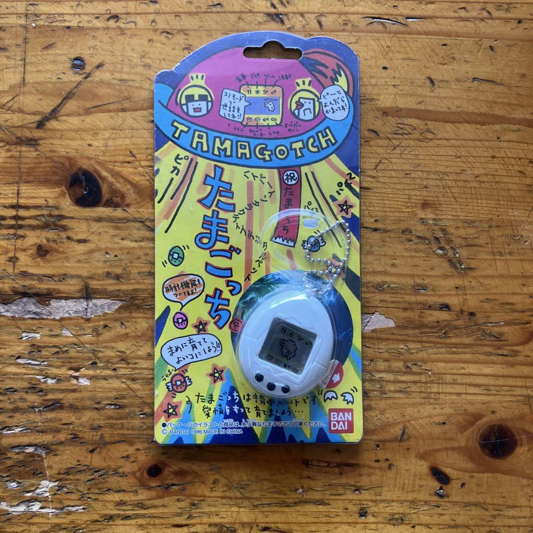 たまごっち初代 BANDAI バンダイ Tamagotchi ホワイト - メルカリ
