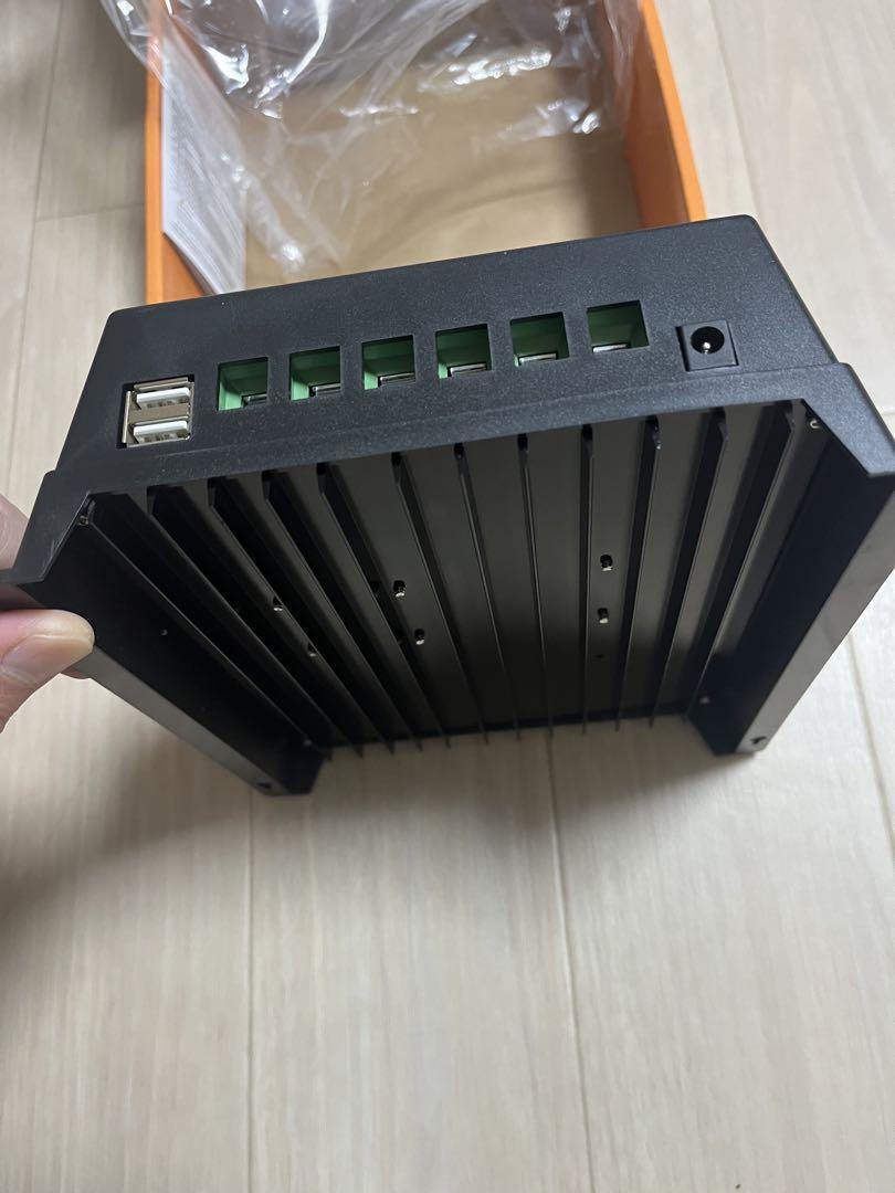 自動管理ソーラーチャー ジコントローラー USB 過負荷保護 MPPT 100A