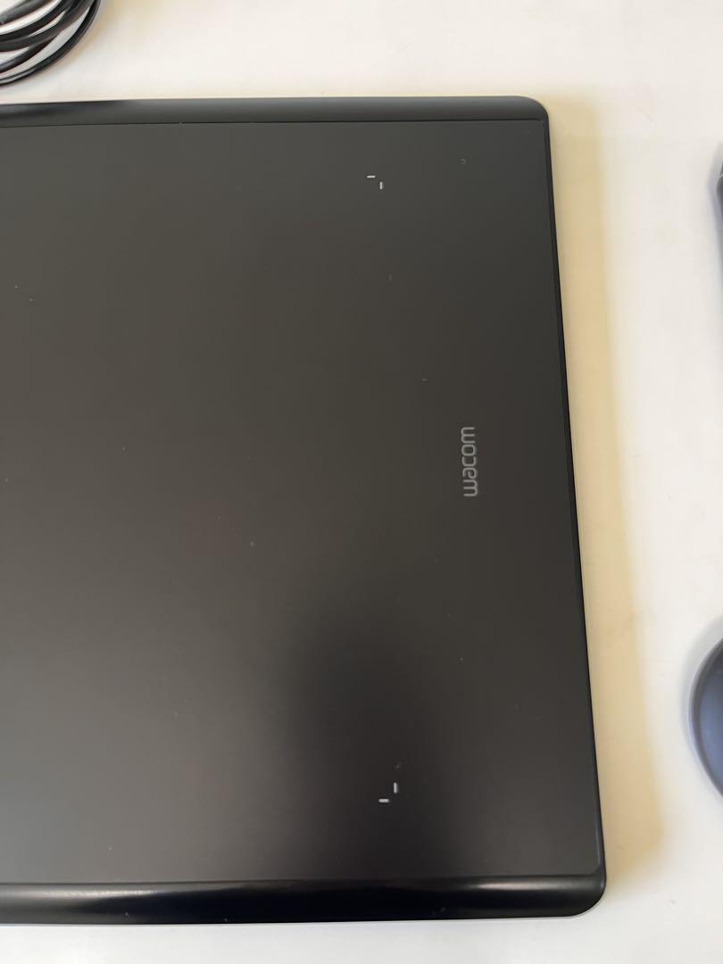Wacom Intuos Pro ペンタブレット本体 ブラック PTH-860