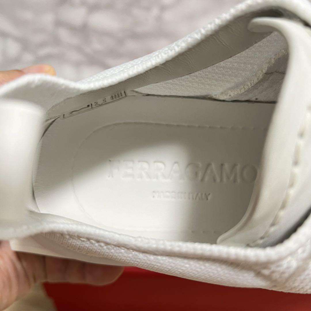 フェラガモ ferragamo スニーカー 未使用 ガンチーニ 白 25 画像16