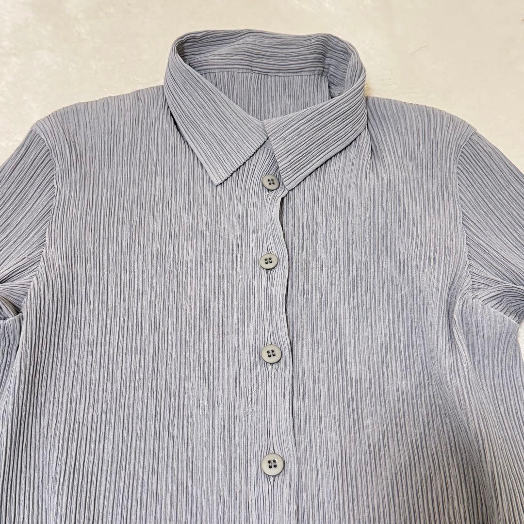 極美品✨ISSEY MIYAKE プリーツ 長袖 グレー シャツ ボタン 極美品✨ISSEY MIYAKE プリーツ 長袖 グレー シャツ ボタン