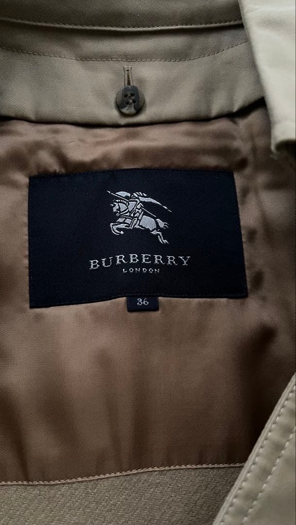 ★【新品同様】　BURBERRYトレンチコート36 インナー付★