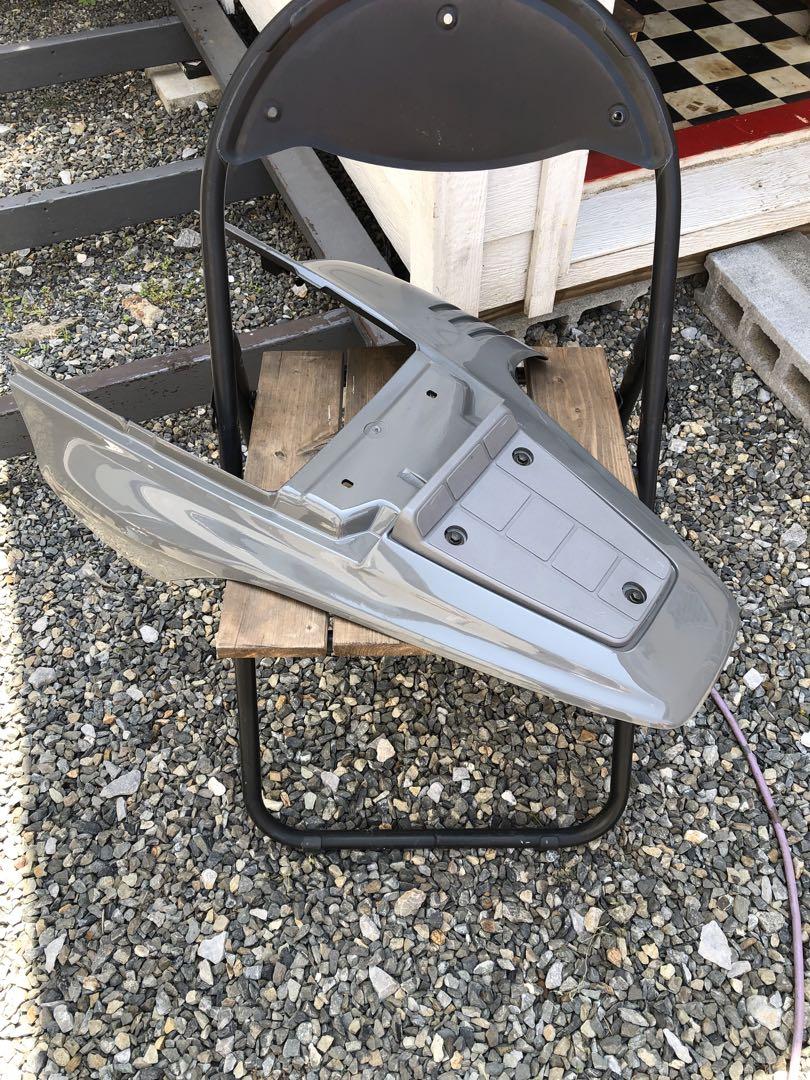 TW200 シートカウル　フロントフェンダー
