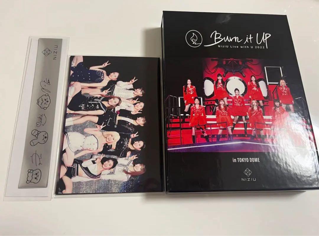 K-POP・アジア NiziU Burn it Up BluRay Amazon.co.jp: NiziU Live with U 2022 “Burn it Up” in TOKYO