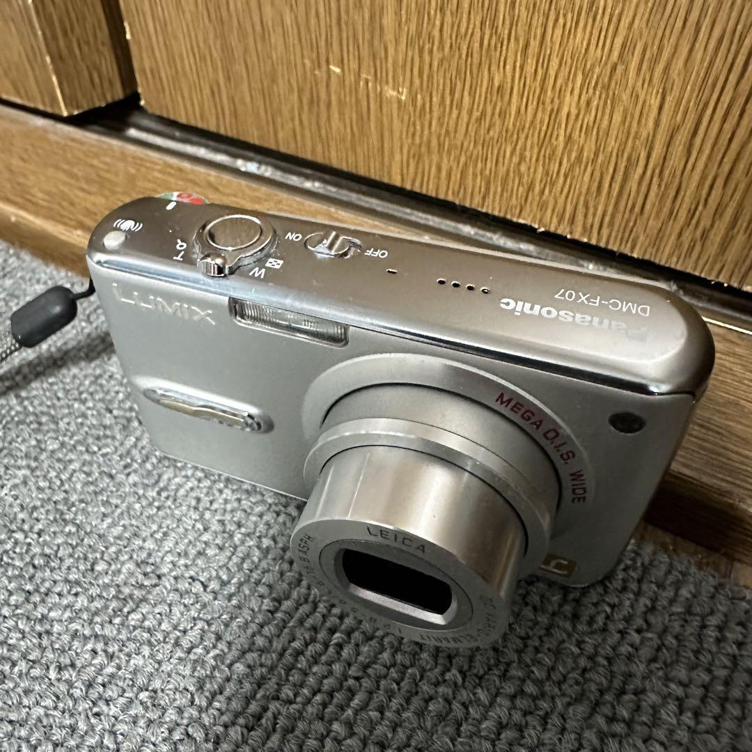 Panasonic LUMIX FX DMC-FX07-S デジカメ