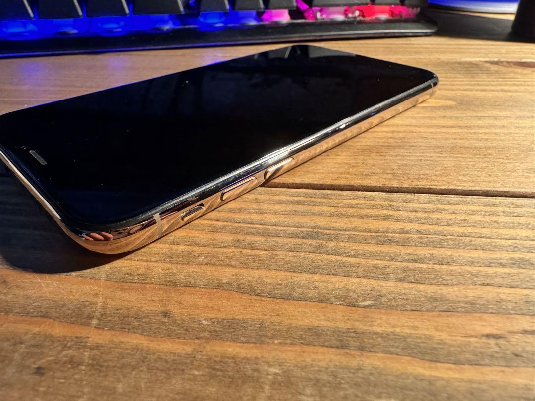 Apple iPhone XSゴールド 256GB SIMフリー