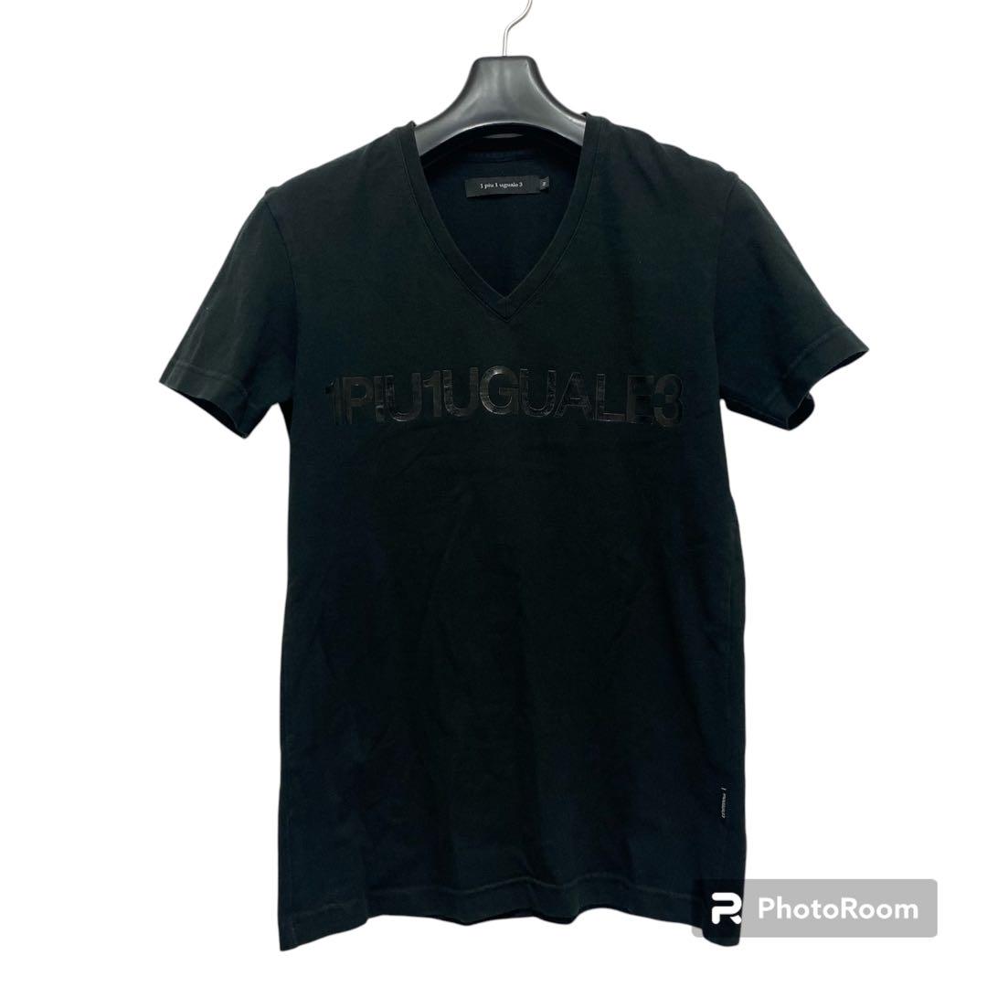 1piu1uguale3 ウノ ピゥ ウノ ウグァーレ トレ Vネック Tシャツ