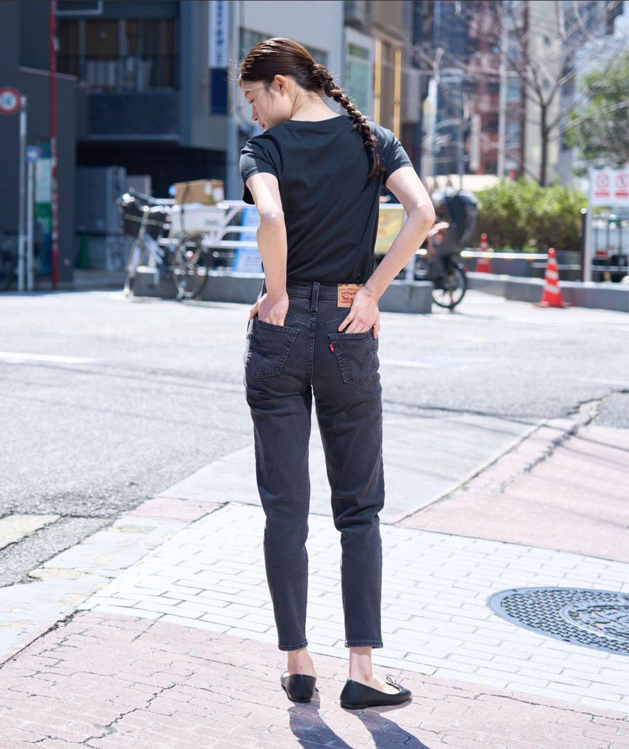 【新品未使用】Levi’sリーバイス HIGH WAISTED MOM JEAN