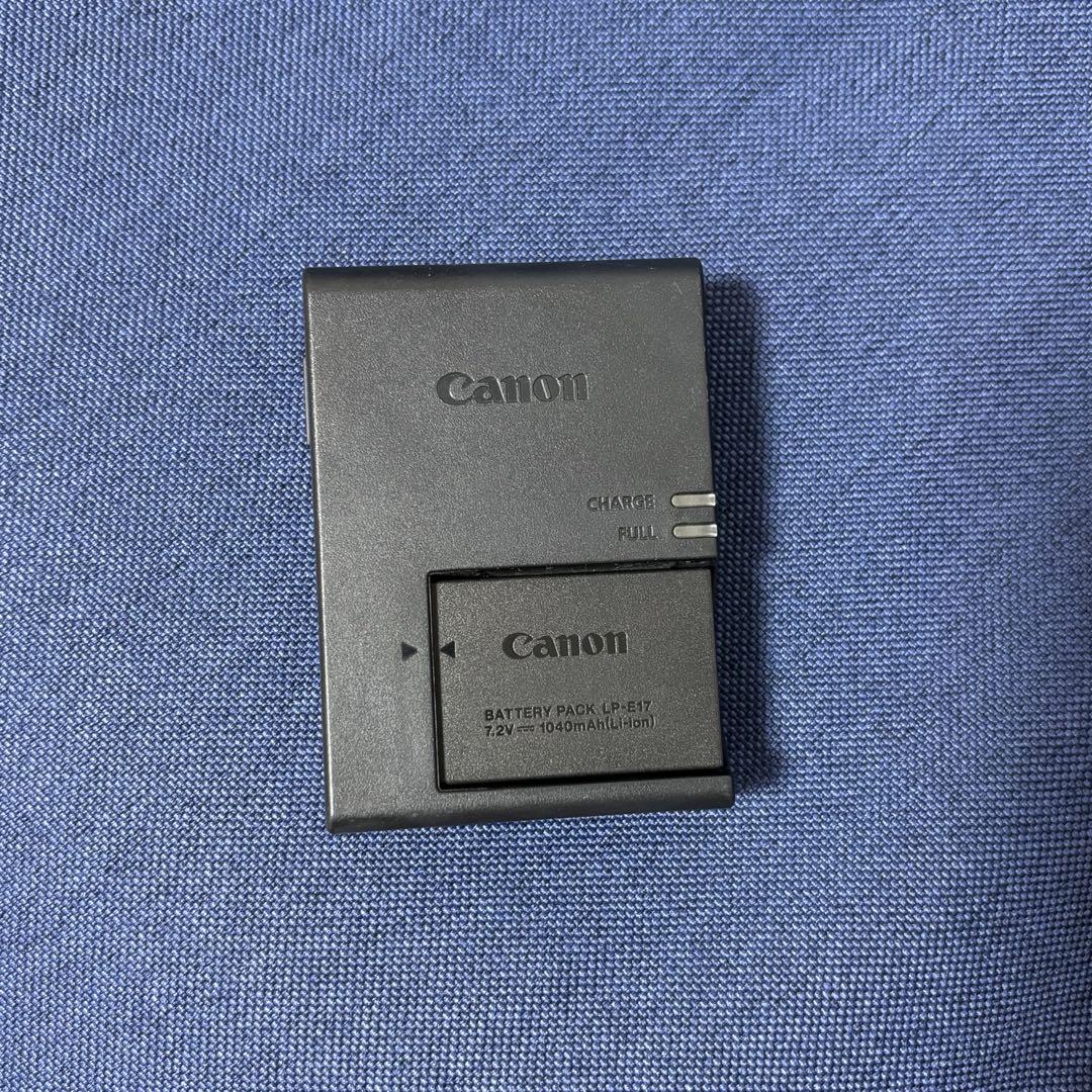 Canon EOS Kiss X9i 本体と50mmレンズ