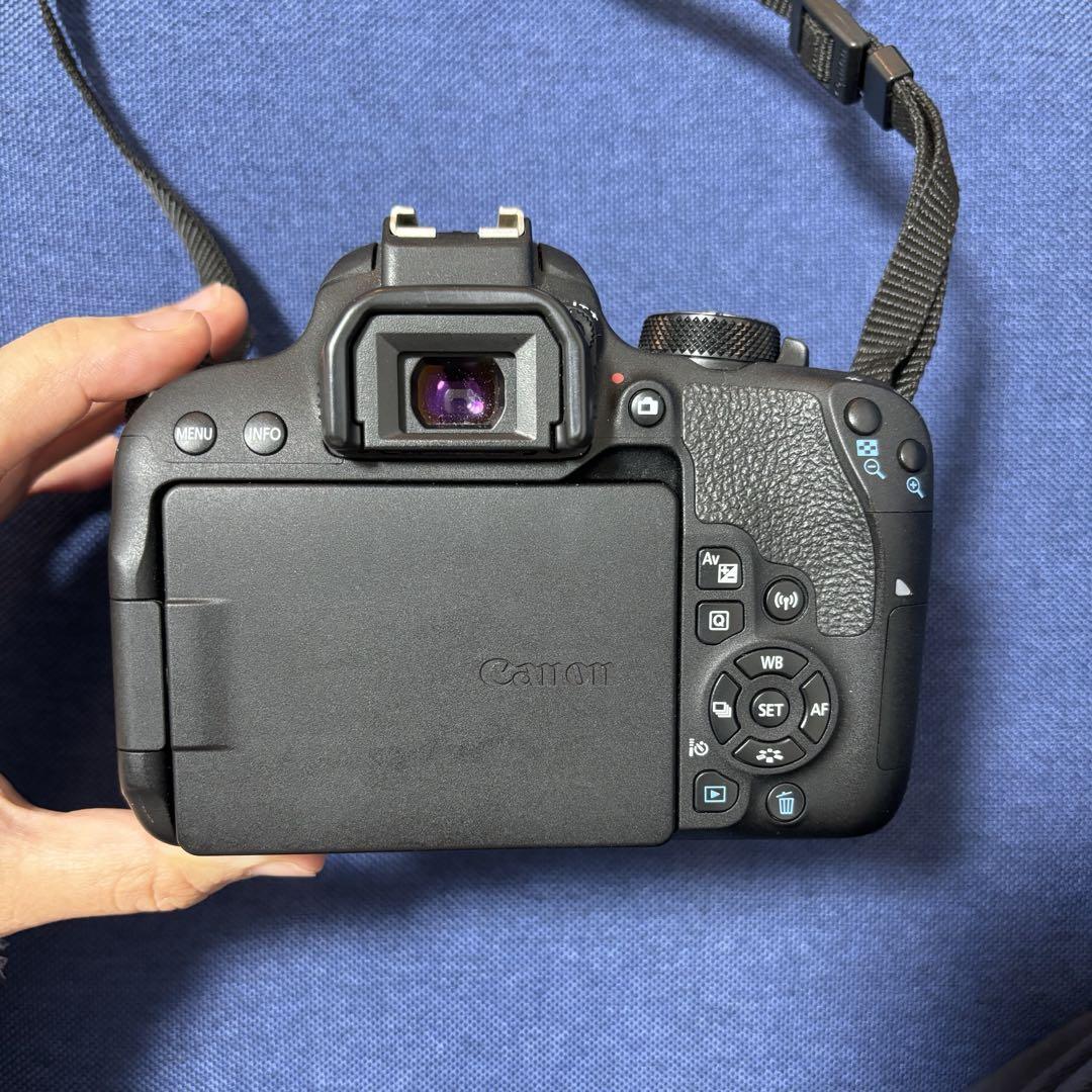 Canon EOS Kiss X9i 本体と50mmレンズ