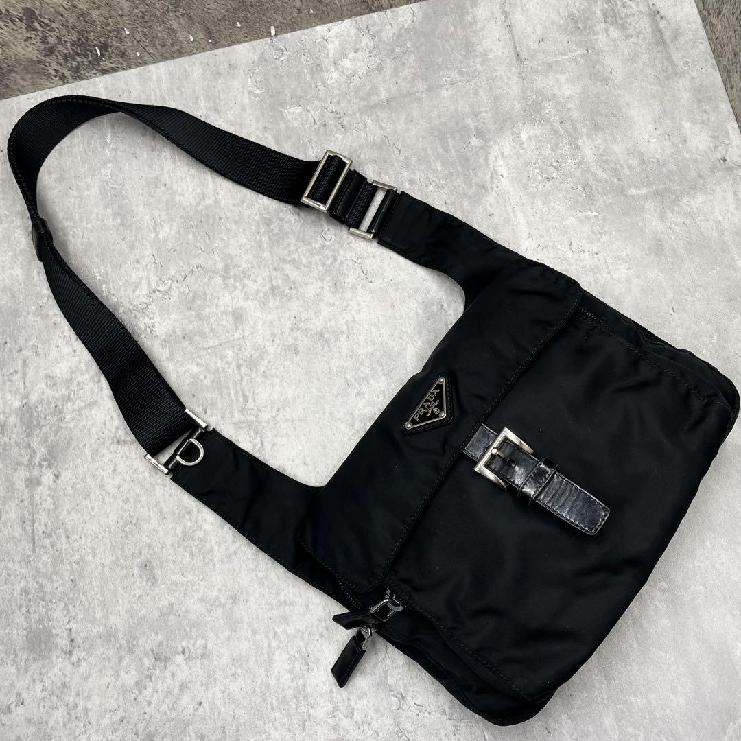 美品✨PRADA ショルダーバッグ サコッシュ 三角ロゴ メンズ