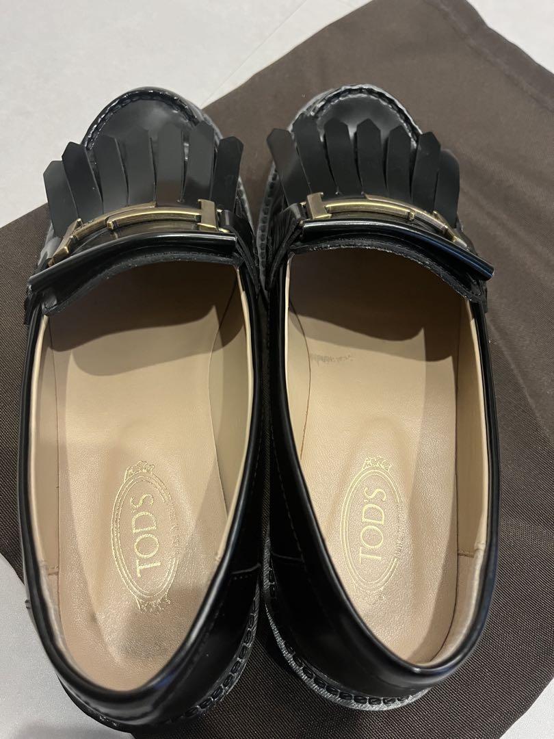 TOD´S フリンジ付きローファー 黒