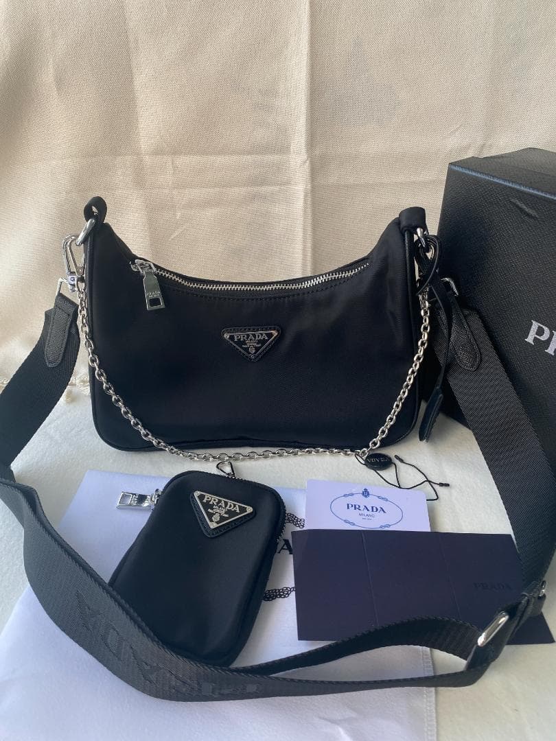 PRADA ブラック ショルダーバッグ ポーチ付き プラダ