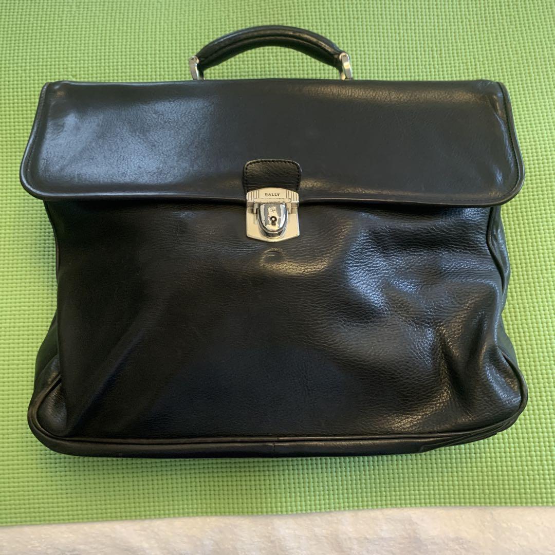 Bally 黒のレザービジネスバッグ - メルカリ