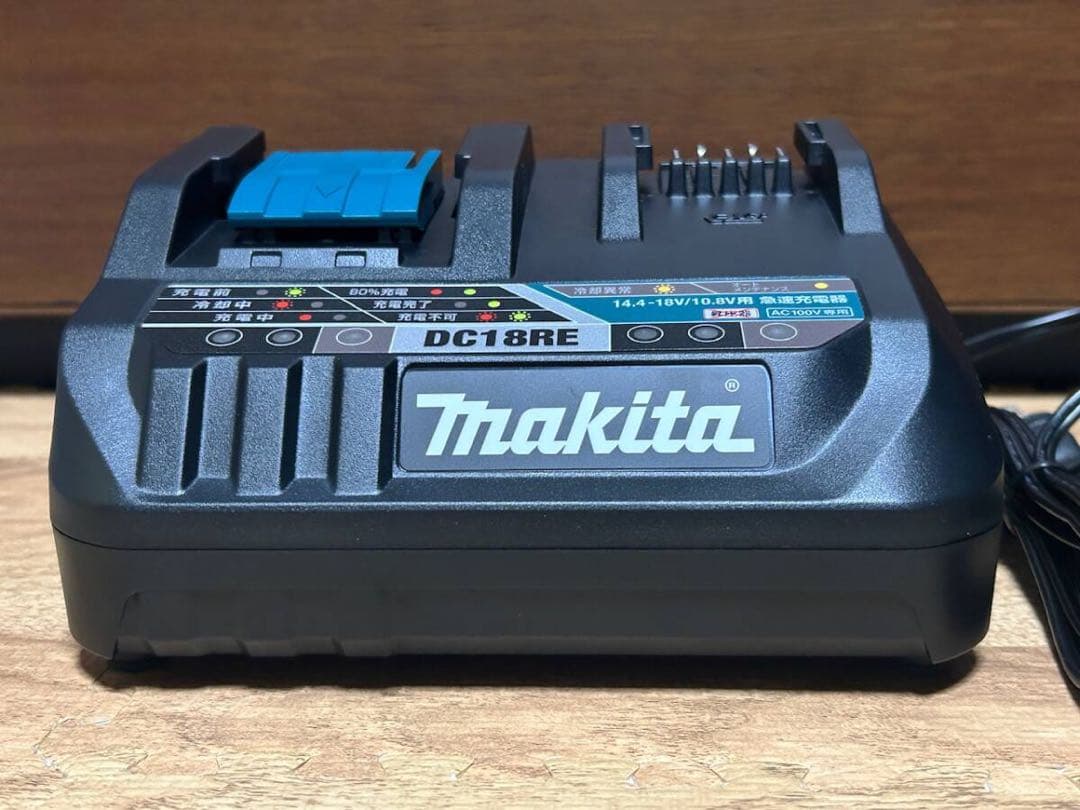 ☆GF033【未使用保管品】 急速充電器 マキタ DC18RE ☆GF033【未使用保管品】 急速充電器 マキタ DC18RE