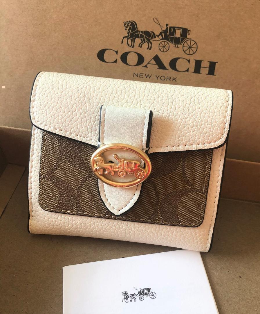 COACH 新品 チョーク カーキ 折り財布 レディース コーチ 白 財布 T