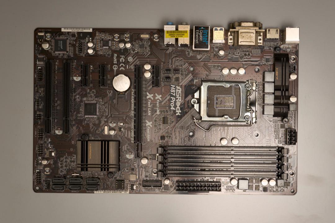 ASRock H87 Pro4 ATX LGA1150 マザーボード