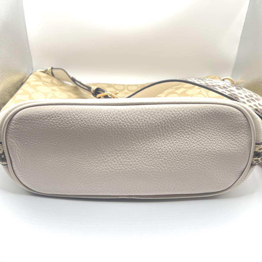美品　coach コーチ　バッグ　トートバッグ　ハンドバッグ　肩がけ　柄
