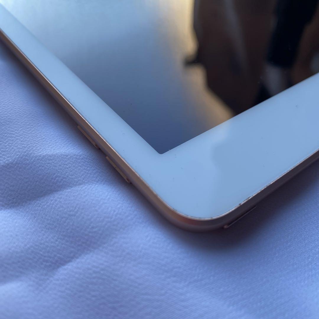 第8世代iPad / 32GB GOLD