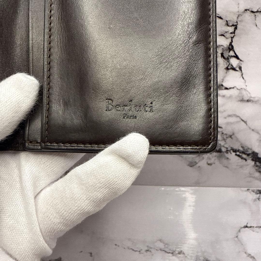 (美品)大人気、ベルルッティ、長財布、カリグラフィ、人気デザイン、薄型、最高級品 (美品)大人気、ベルルッティ、長財布、カリグラフィ、人気デザイン、薄型、最高級品
