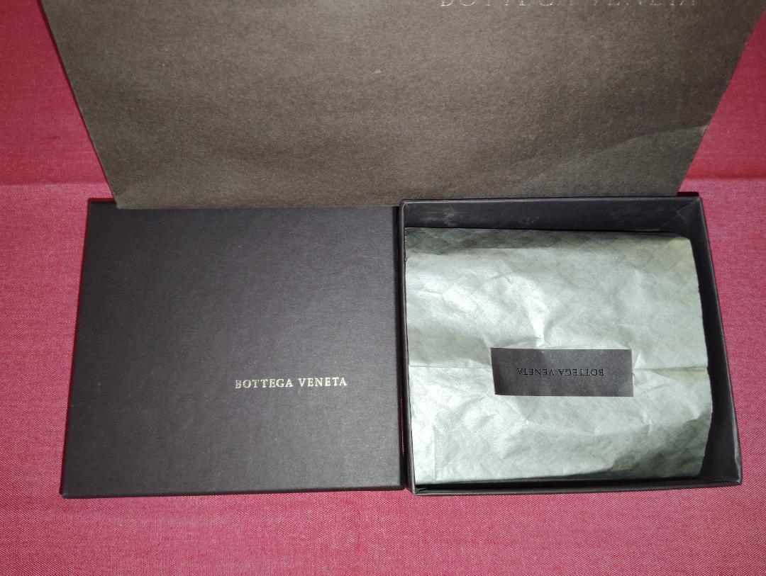 ★BOTTEGA VENETA★二つ折り 財布★箱．紙バック付き★
