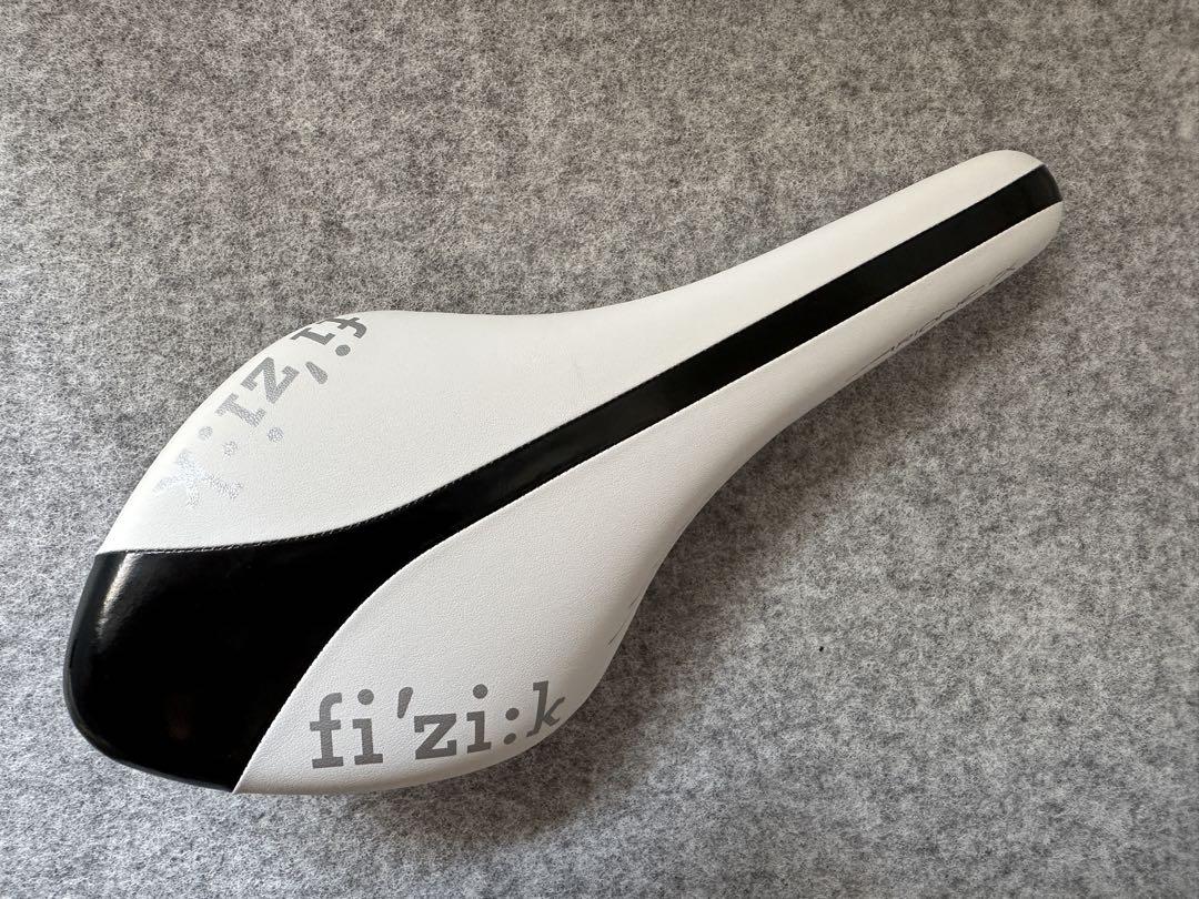 fi'zi:kフィジーク サドル ARIONE CX アリオネ