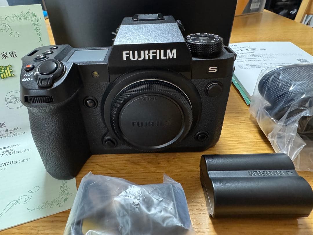 FUJIFILM X-H2S ボディ シャッター1918回・5年延長保証付き FUJIFILM X-H2S ボディ シャッター1918回・5年延長保証付き
