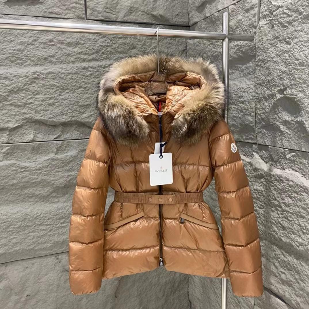 ❥送料無料❥MONCLERモンクレールのダウンジャケットです