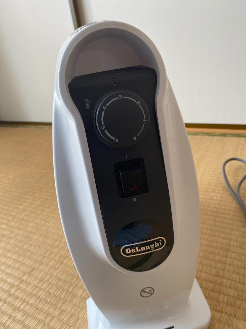 DeLonghi デロンギ　NJM0505 小型 オイルヒーター