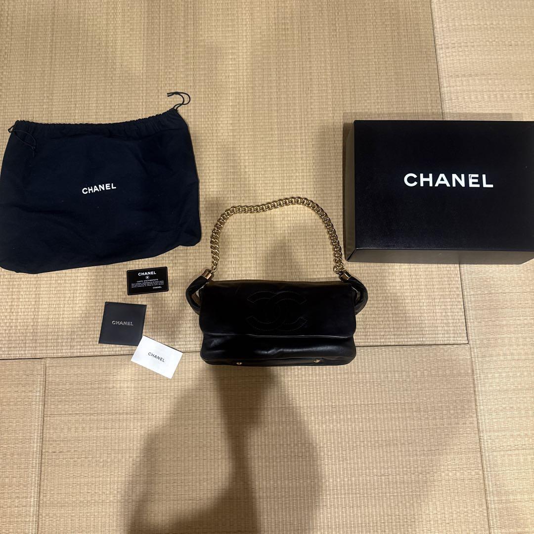 希少 CHANEL ブラックレザー ショルダーバッグ