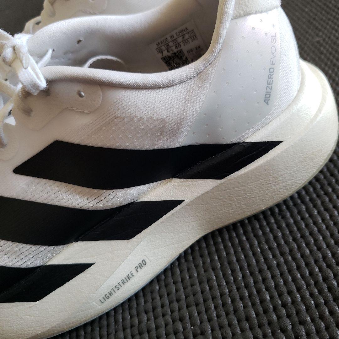adidas ADIZERO EVO SLランニングシューズ ホワイト/ブラック