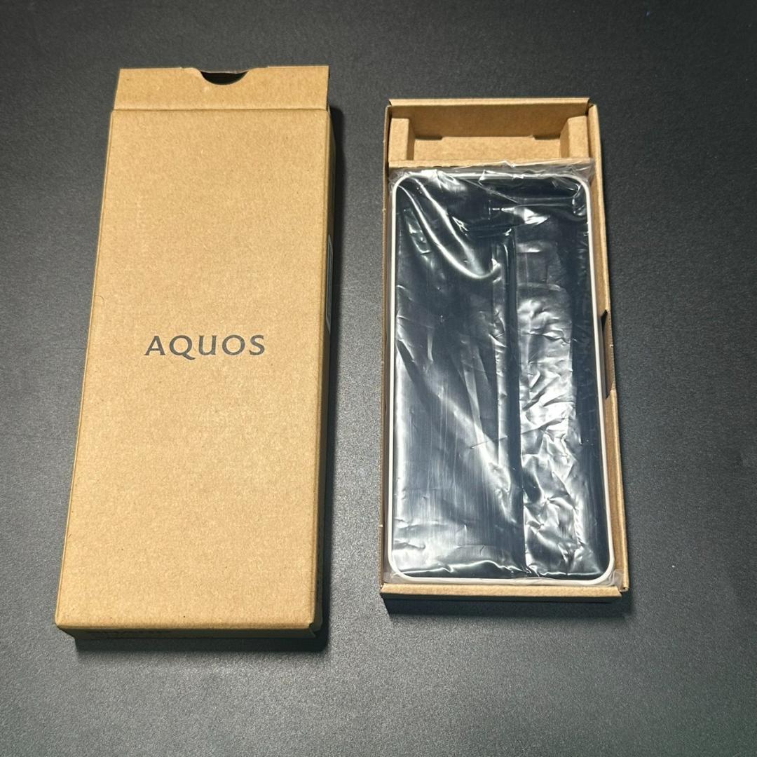 新品　AQUOS wish3 SH-M25　ホワイト 充電器付き