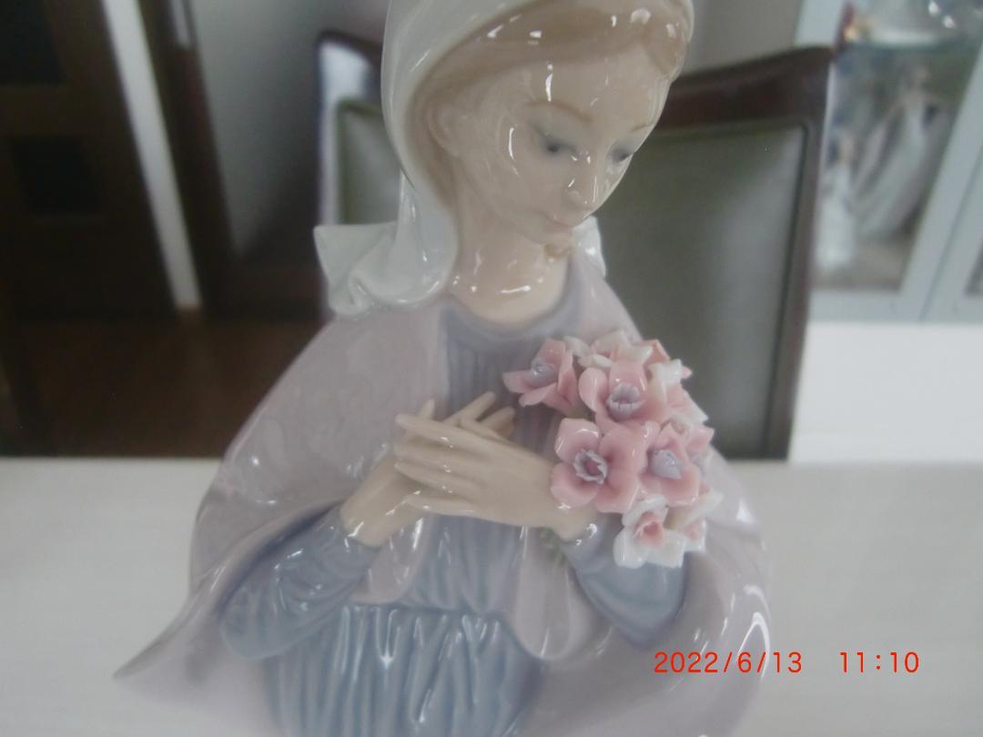 LLADRO リヤドロ 【花を持つマリア】 陶器 置物 リアドロ L152
