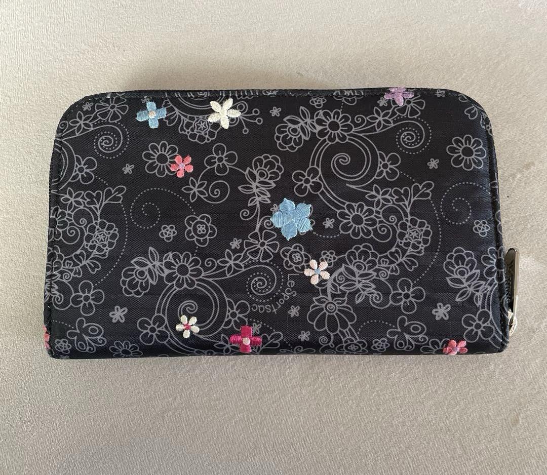 LeSportsac ハワイ限定 長財布 花柄刺繍 LeSportsac ハワイ限定 長財布 花柄刺繍 - メルカリ