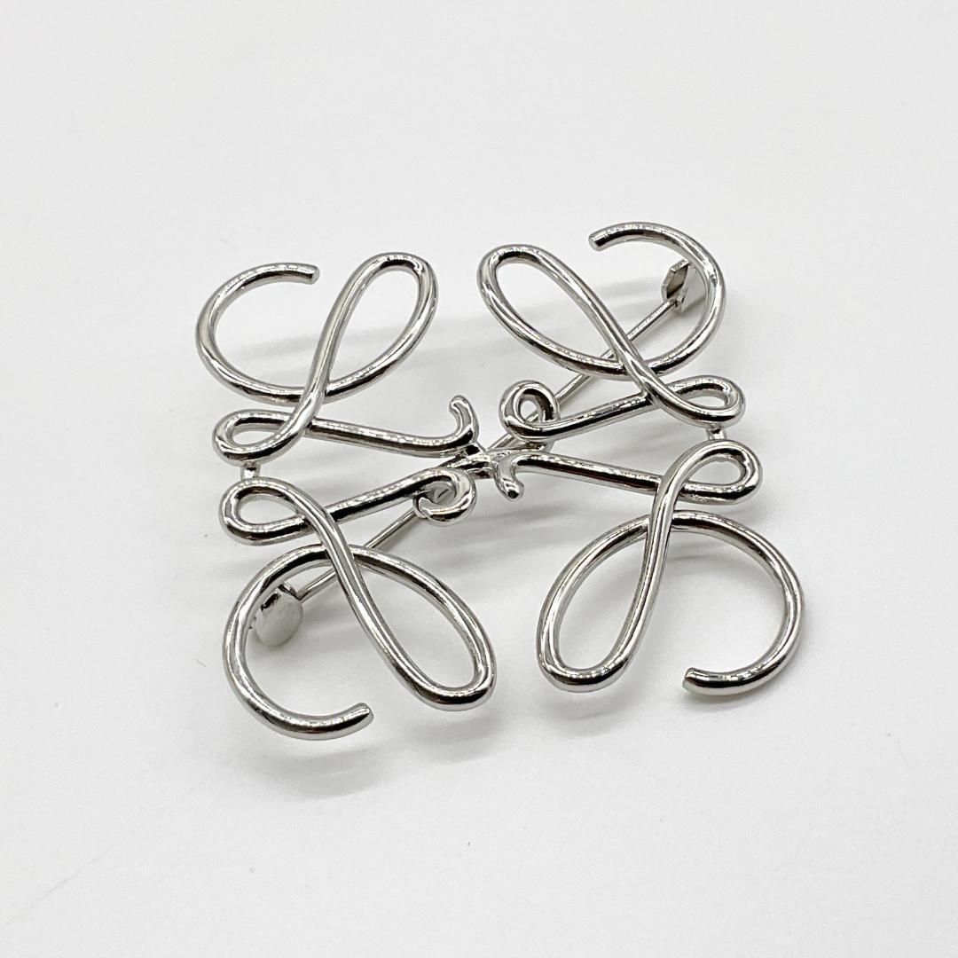 LOEWE ロエベ アナグラム ブローチ