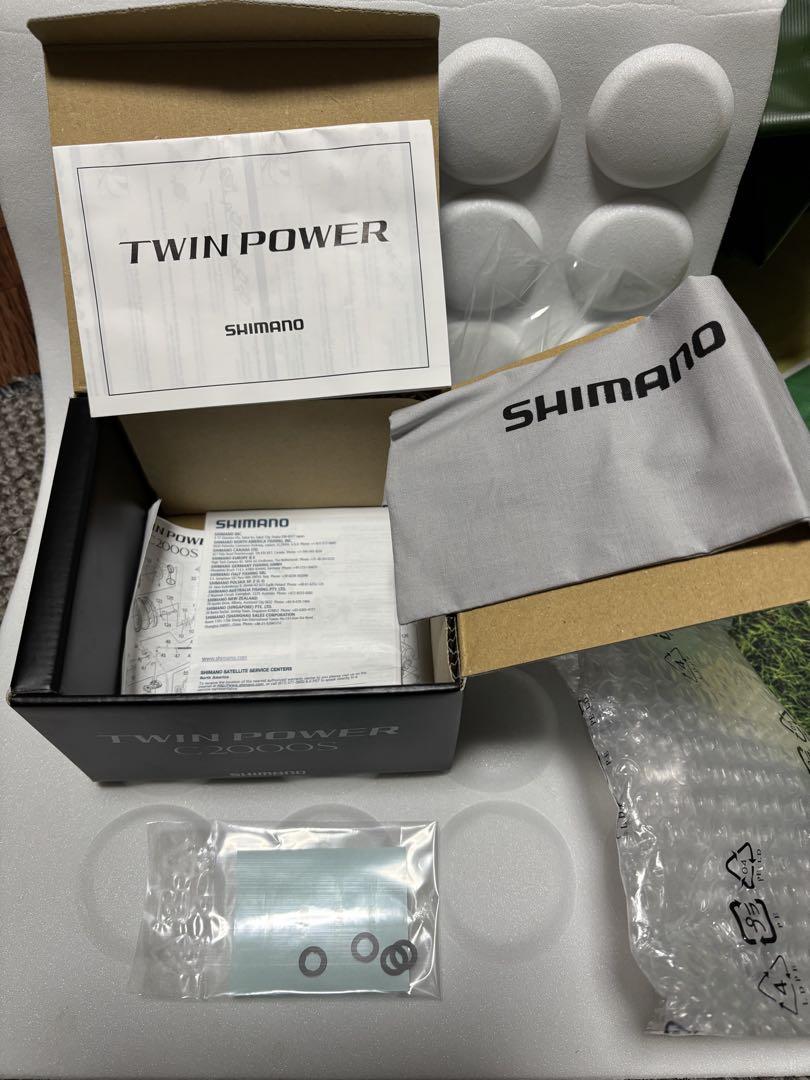 SHIMANO TWIN POWER C2000S スピニングリール