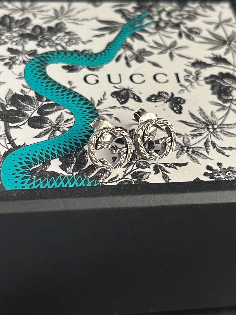 GUCCI インターロッキング