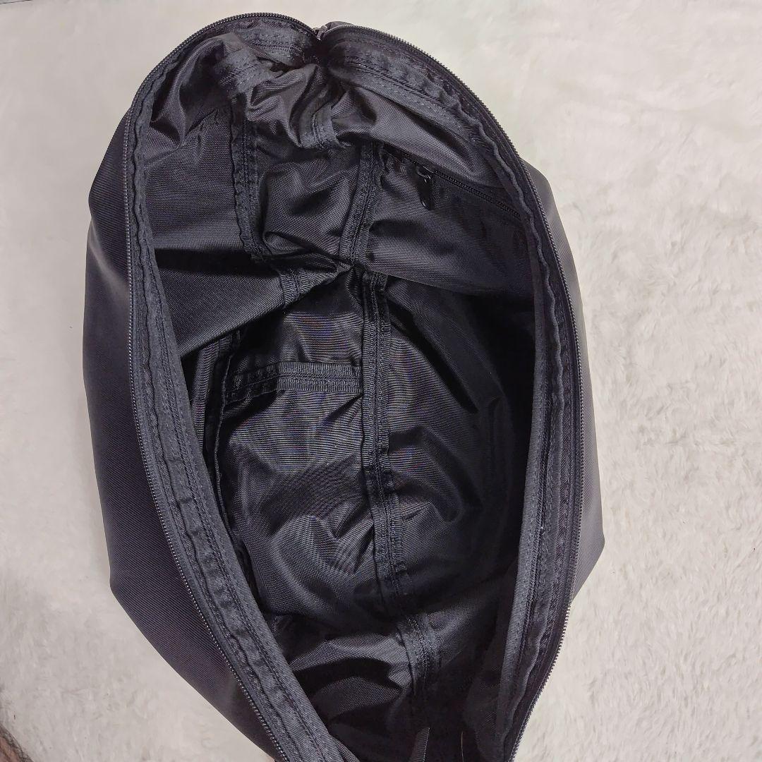 ✨極美品✨PORTER ラウンドショルダーバック 三日月型 大容量 A4