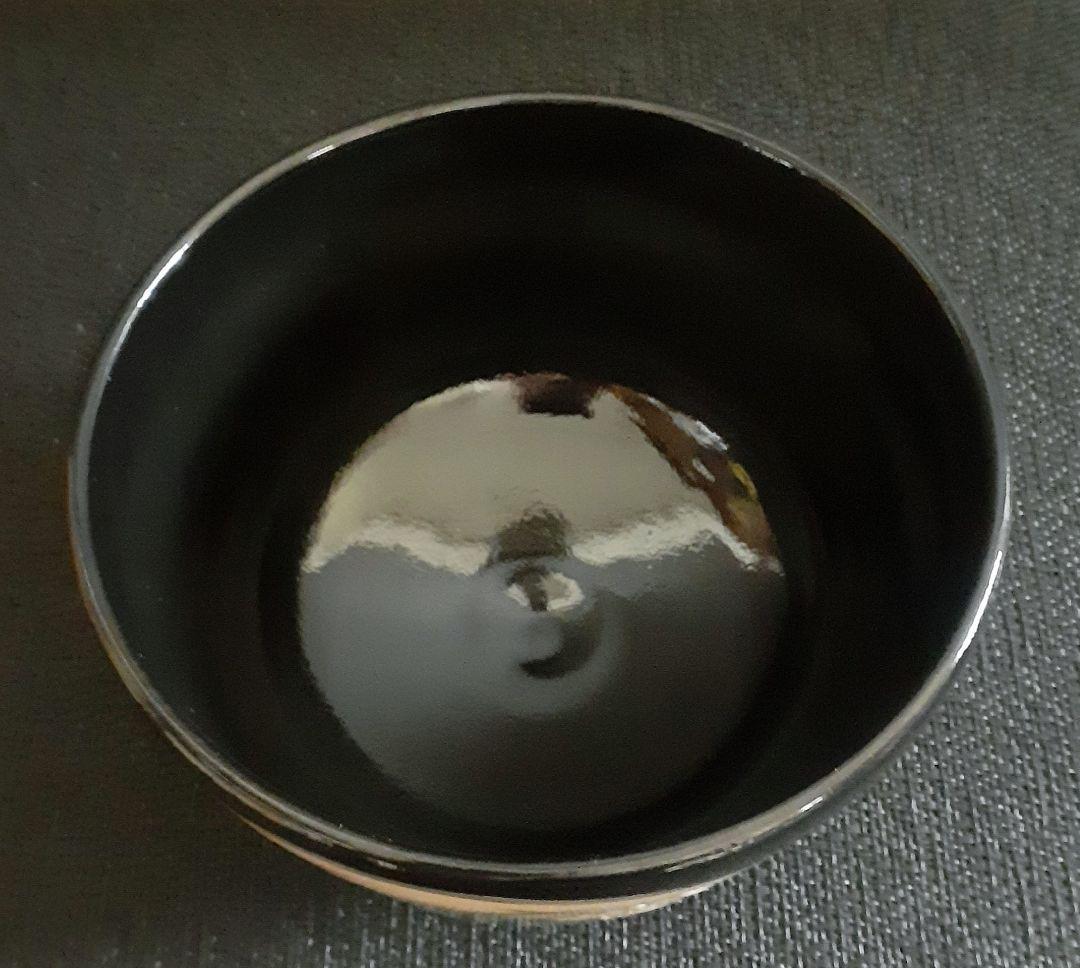 京焼　清水焼　鳴滝窯　【橋本城岳】造　黒仁清　扇面菊花文様　茶碗　共箱　茶道具