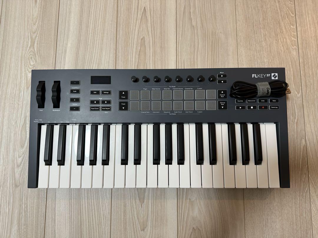 Novation flkey37 MIDIキーボード