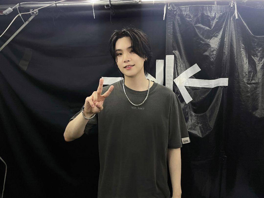 BTS ユンギ Tシャツ  L D-DAY BTS SUGA Agust D TOUR D-DAY in JAPAN Limited Official Goods