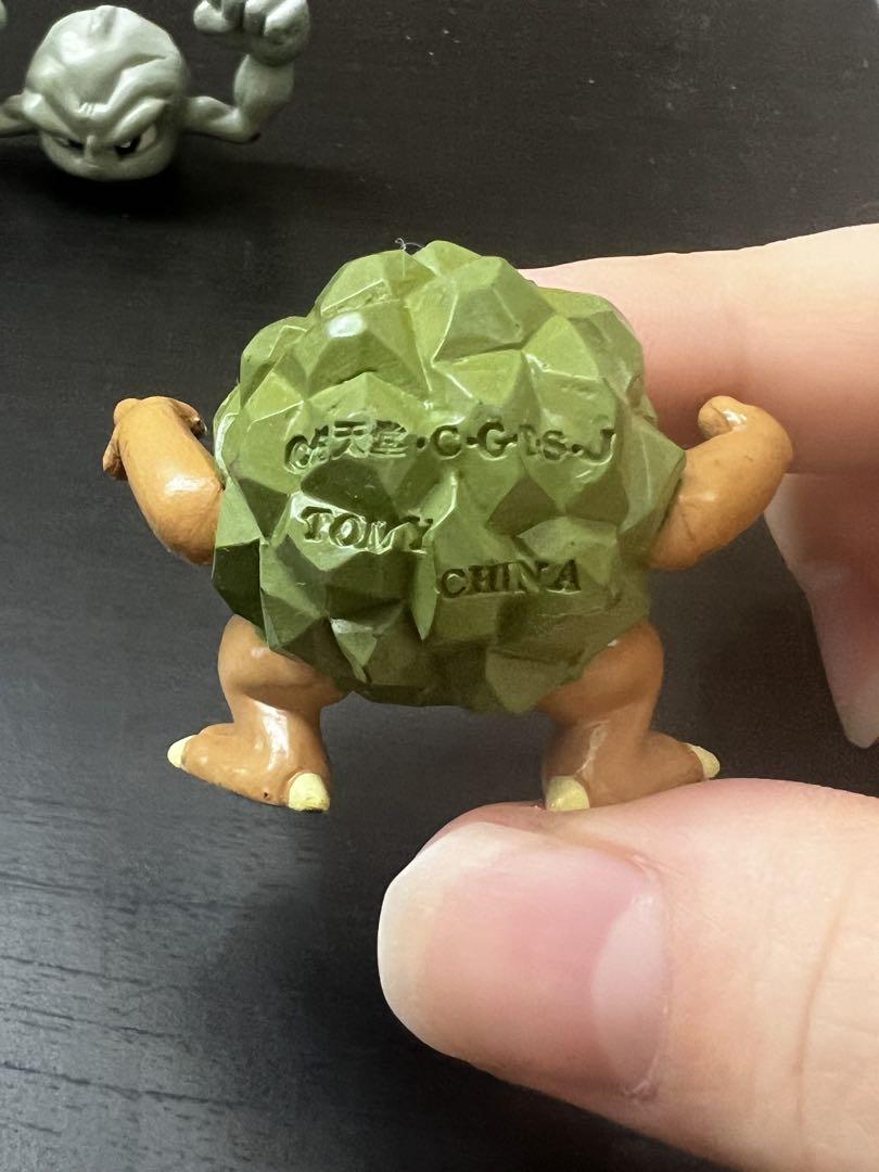 モンコレ　ゴローニャ　イシツブテ　ポケモン