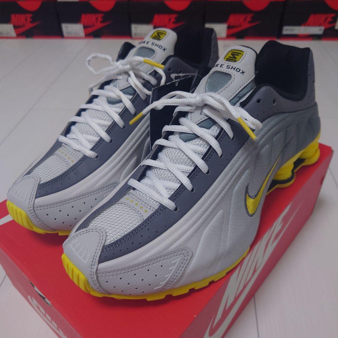 新品未使用 28.5cm Nike Shox R4 ショックス ナイキ イエロー 新品未使用 28.5cm Nike Shox R4 ショックス ナイキ イエロー