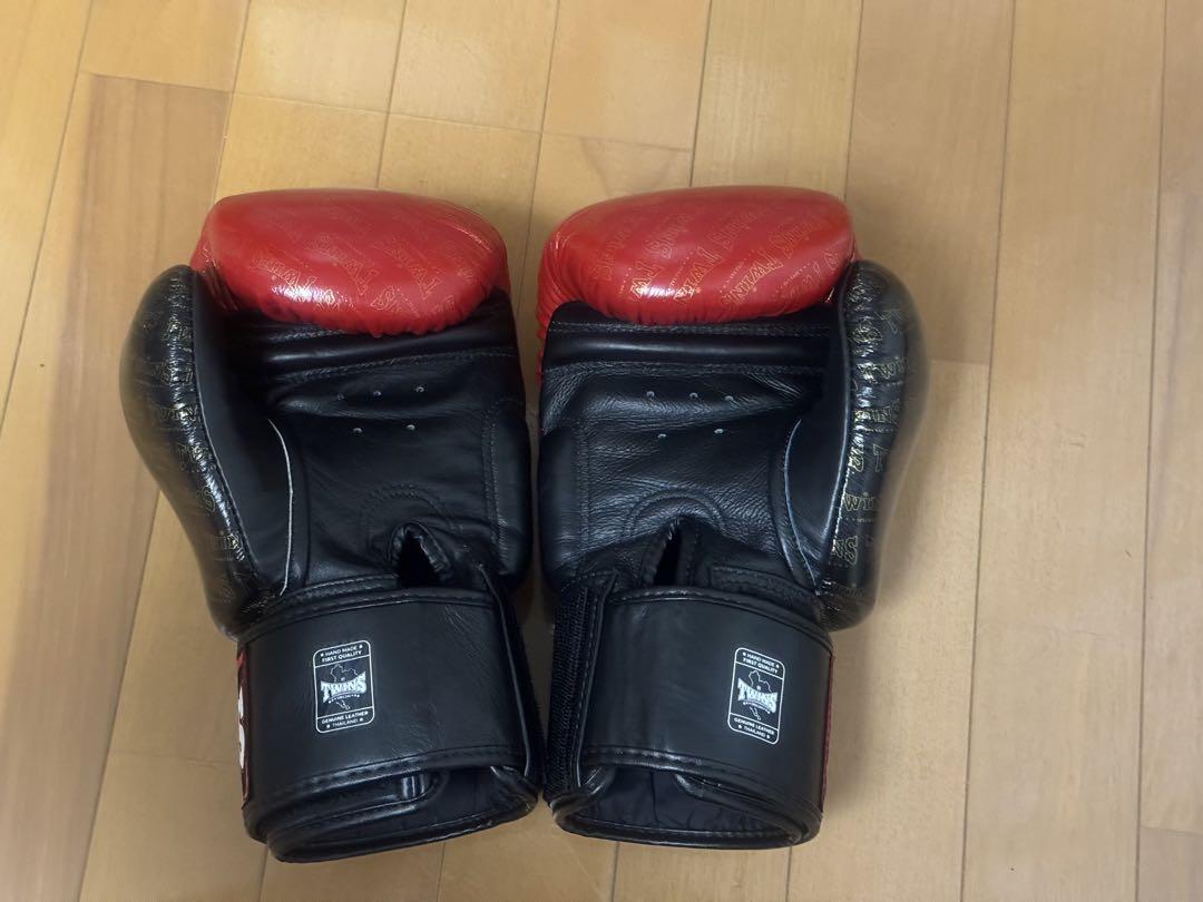 TWINS ボクシンググローブ12オンス　レッド