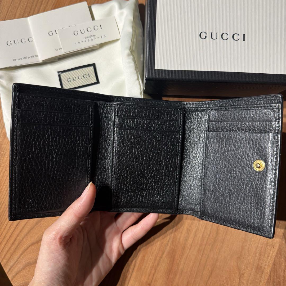 ポテトサラダ様用　新品　GUCCI ブラックレザー 二つ折り財布 GUCCI ブラックレザー 二つ折り財布 - メルカリ
