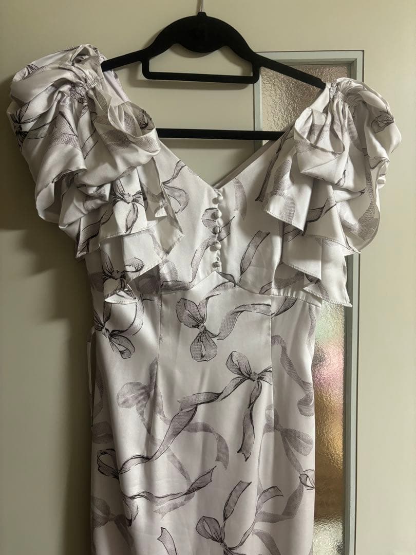 リボンスリーブデザインワンピース グレーベージュS