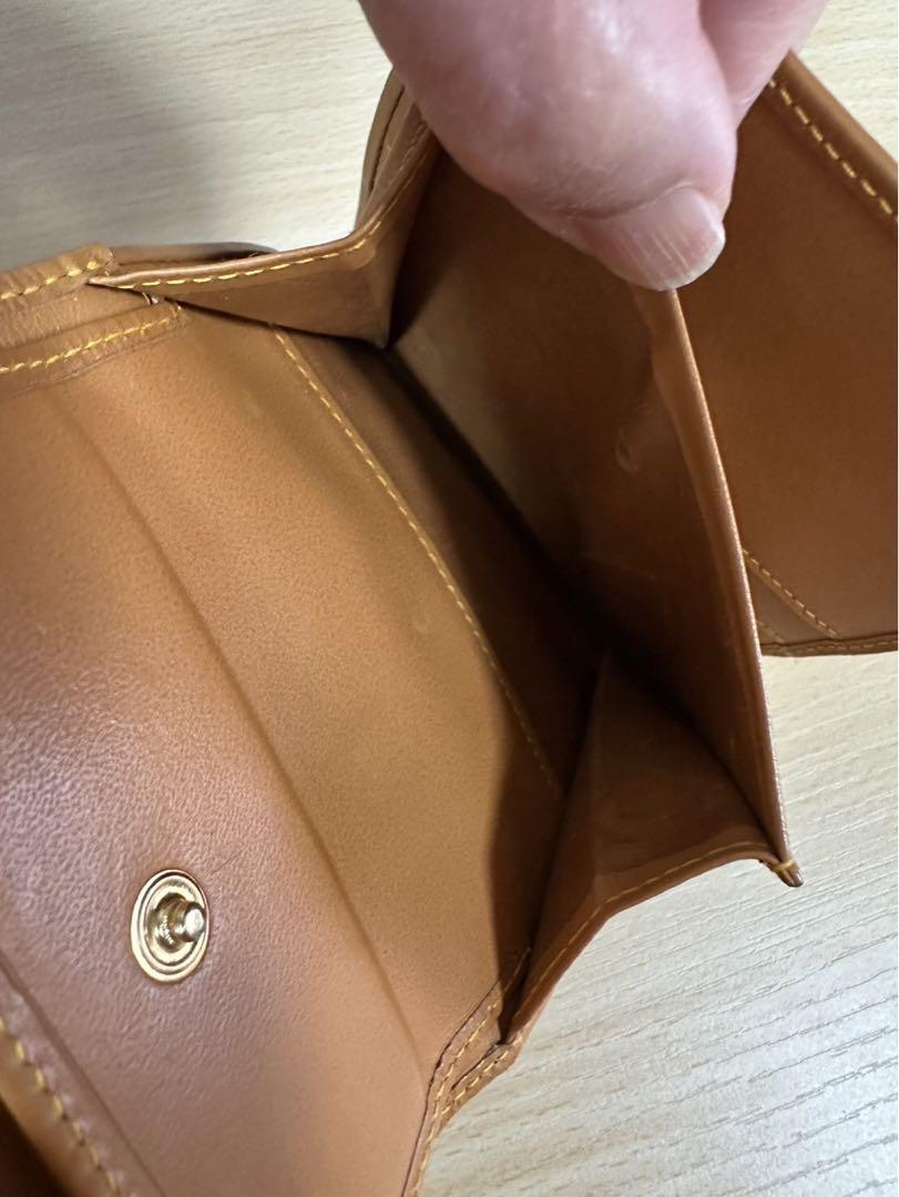 ハンティングワールド　三つ折り財布