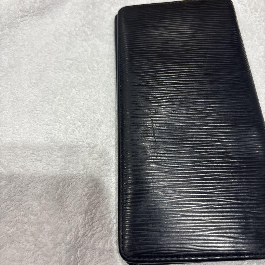 ルイヴィトン　エピ　黒　二つ折り財布