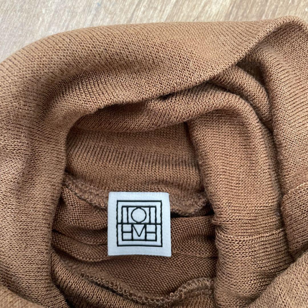 【toteme】サムホール付カットソー