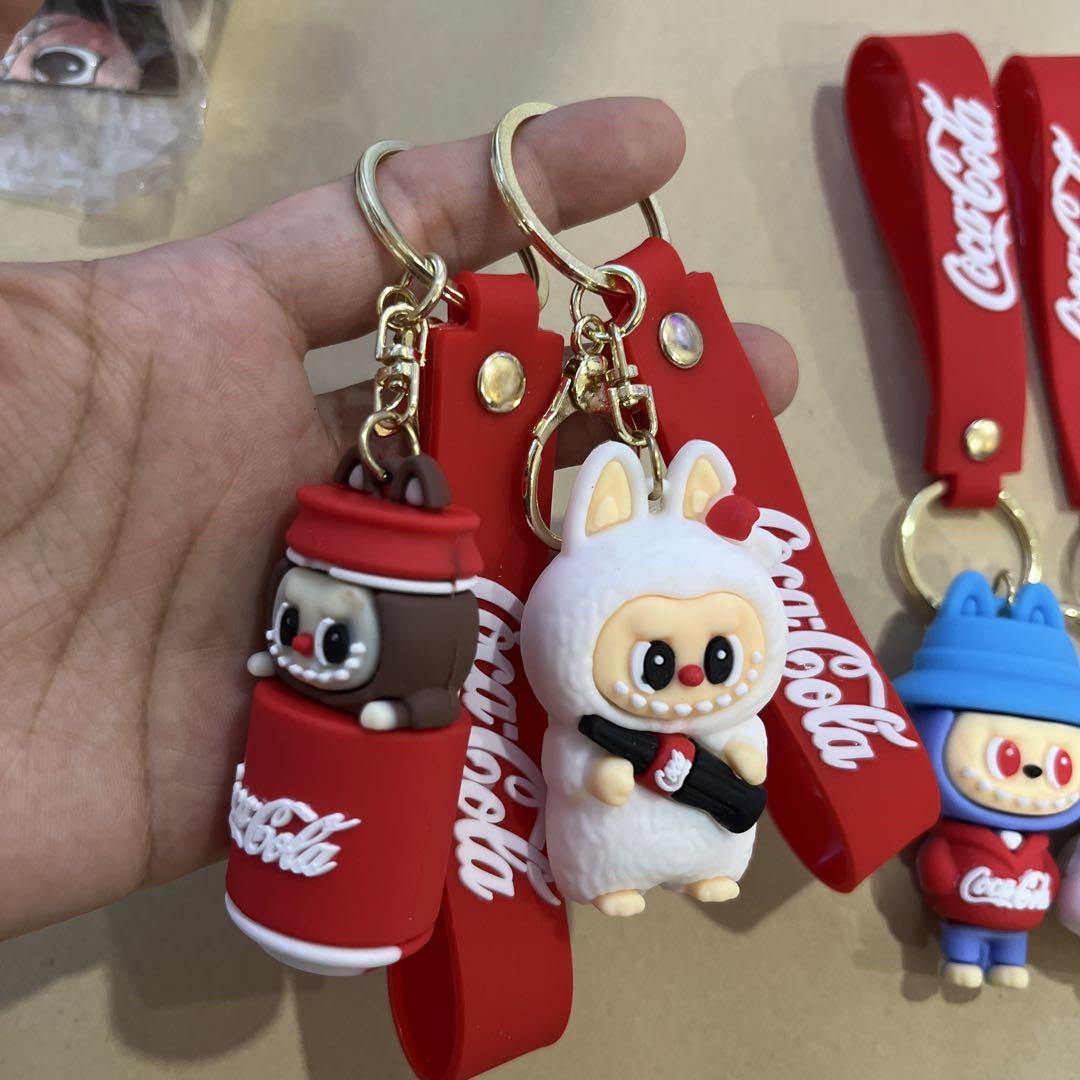 Labubu(ラブブ)ぬいぐるみストラップ キーホルダー コーラA